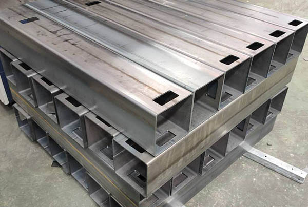 东兰大口径无缝方管